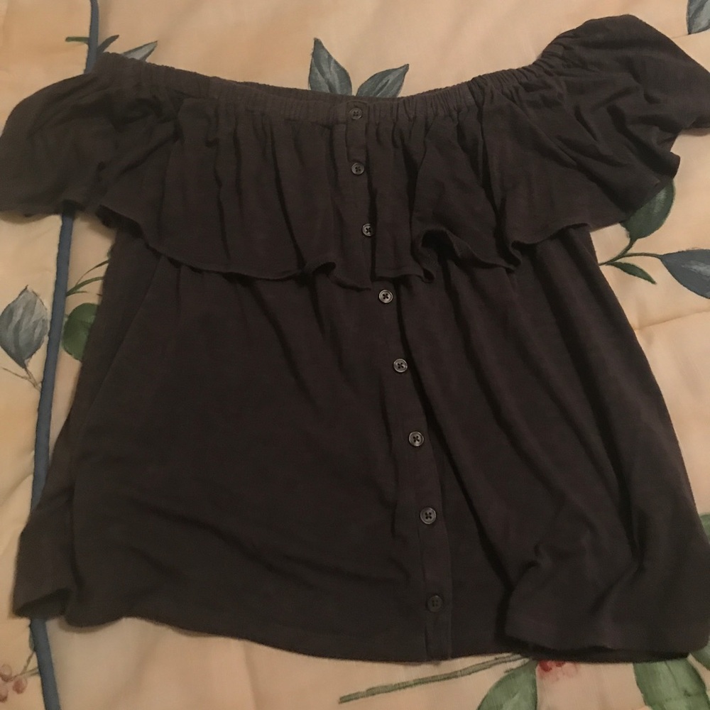 American Eagle off the shoulder top